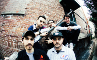 smlRiotStares